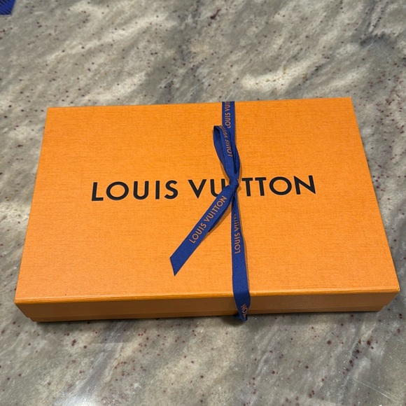 EUC Louis Vuitton Favorite MM - Picture 2 of 10